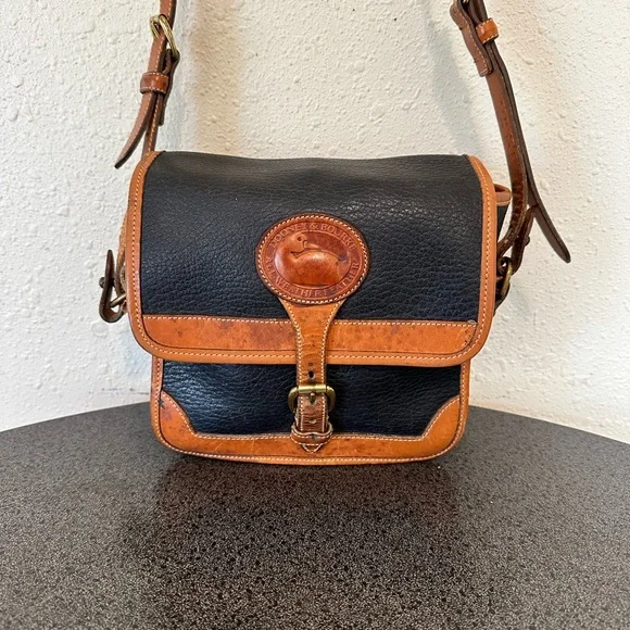 美品 Vintage USA製 DOONEY&BOURKE リュック 2025年最新】ドゥーニーアンドバーク 素材：本革 リュック